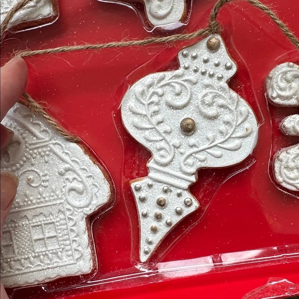 Martha Stewart White Gingerbread Garland 4 Foot Long - Resin Christmas Cookie